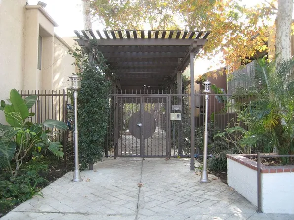 18350 Hatteras St APT 165, Tarzana, CA 91356