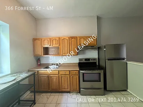 366 Forrest St #4M Photo 1