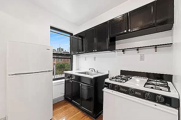 1st image of 375 Pleasant Ave #6G