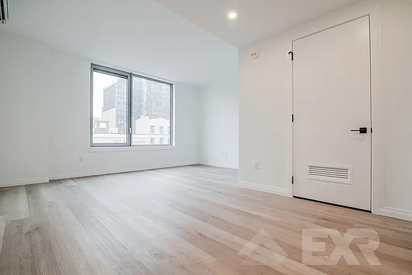 Rented by EXR | media 28