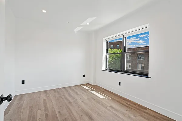 Rented by Nest Seekers International | media 5