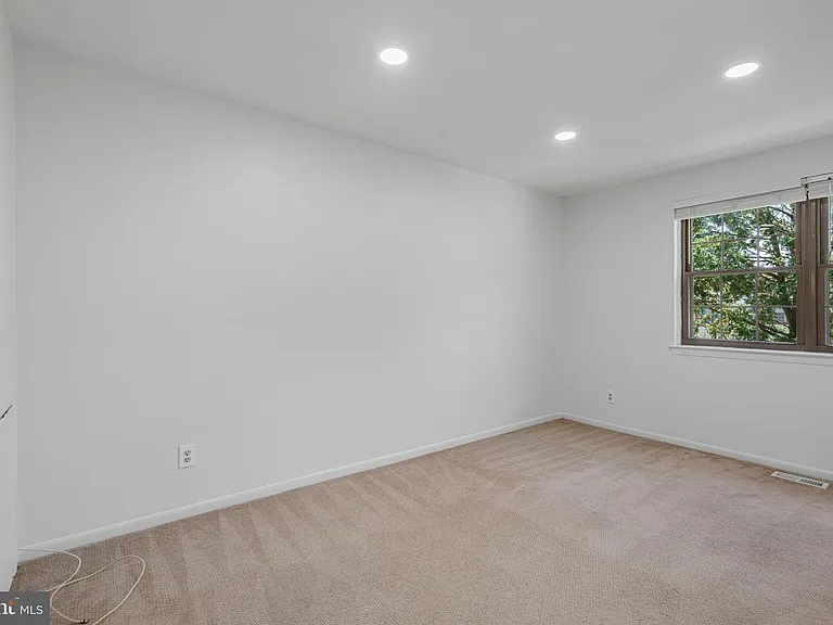1019 Bancroft Pl — Photo 11