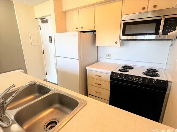 98-450 Koauka Loop APT 807, Aiea, HI 96701