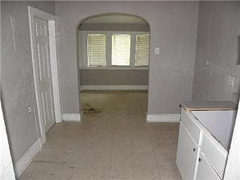 4th image of 4002 E 35th St