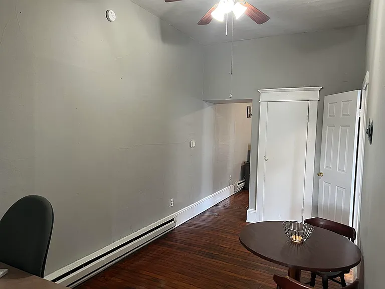 211 Wallace St — Photo 7