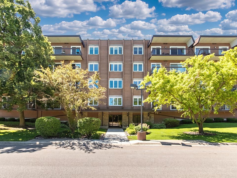 1st image of 8101 W Courte Dr APT 204