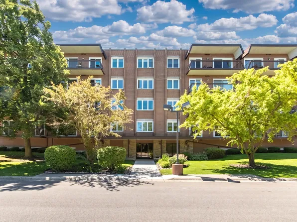 8101 W Courte Dr APT 204, Niles, IL 60714