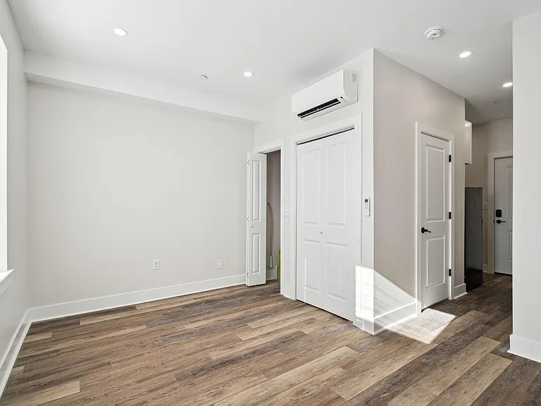 4141 Mantua Ave #2F — Photo 4
