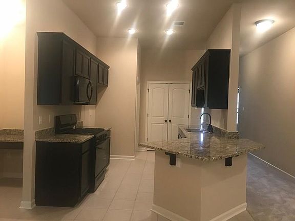 3rd image of 1709 Birchwood Dr