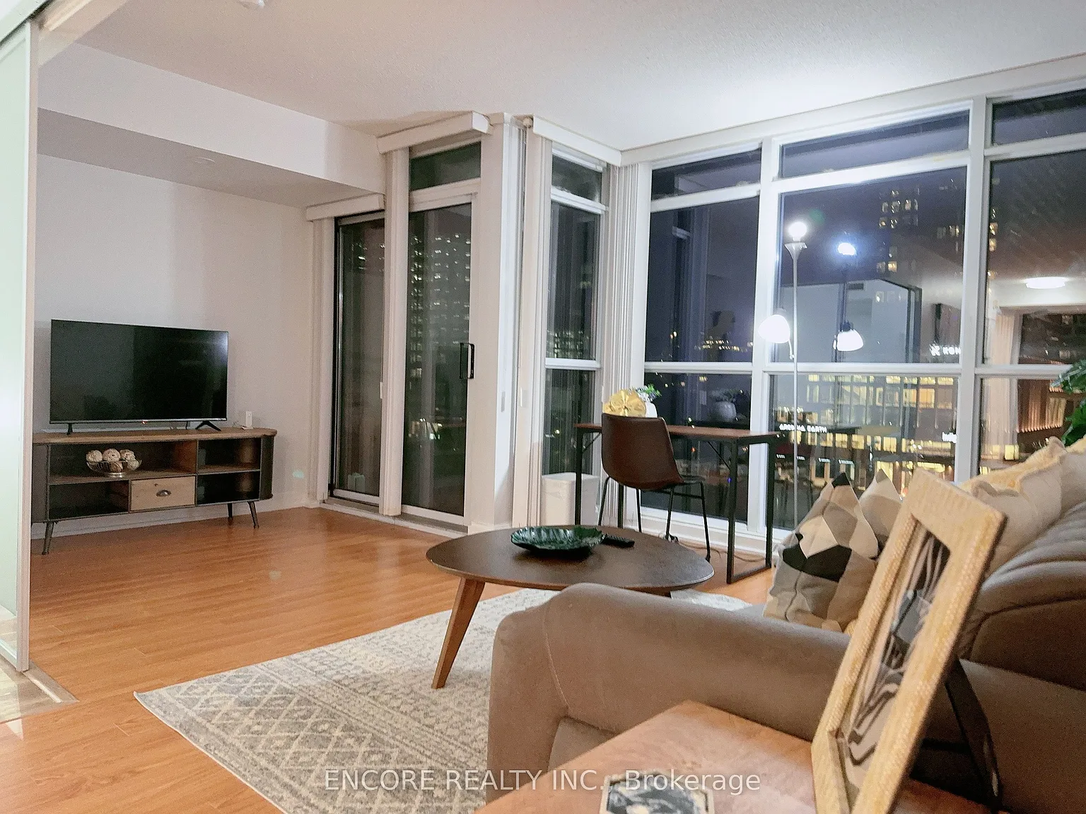 2 bed, $3,200 — Photo 4