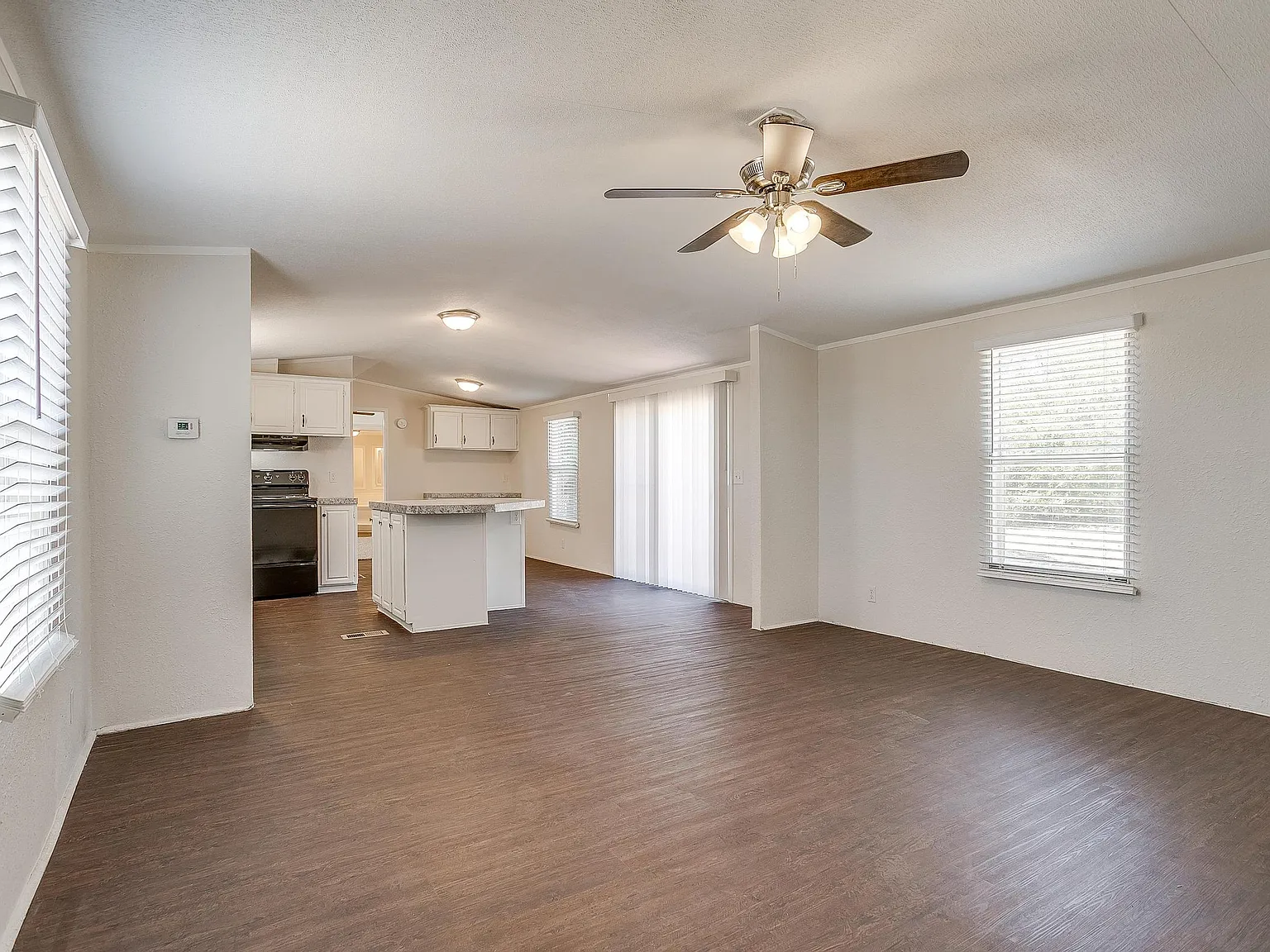 3 bed, 1216 sqft, $1,400 — Photo 2