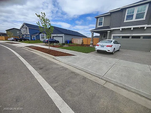 5249 49th Ave NE — Photo 3