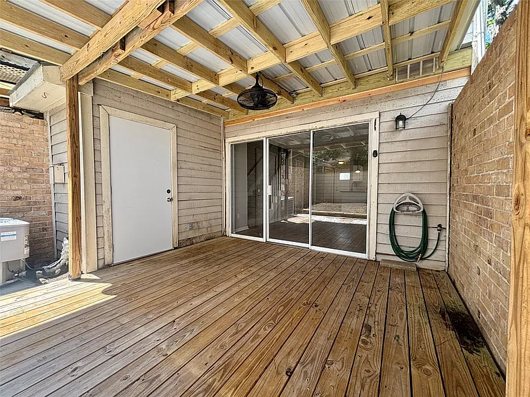 2030 Plantation Dr #B1 — Photo 22