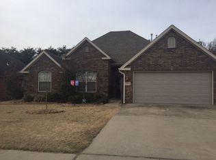 2214 S 18th Pl, Rogers, AR 72758