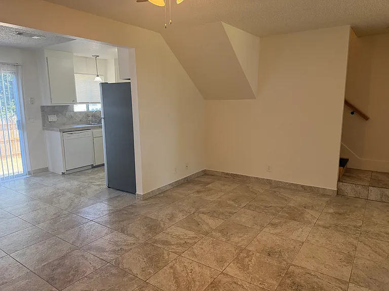 125 Amberidge Dr — Photo 3