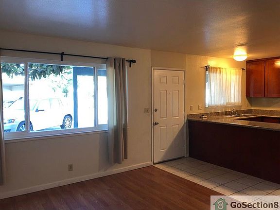 2nd image of 2795 Garden Ave APT B
