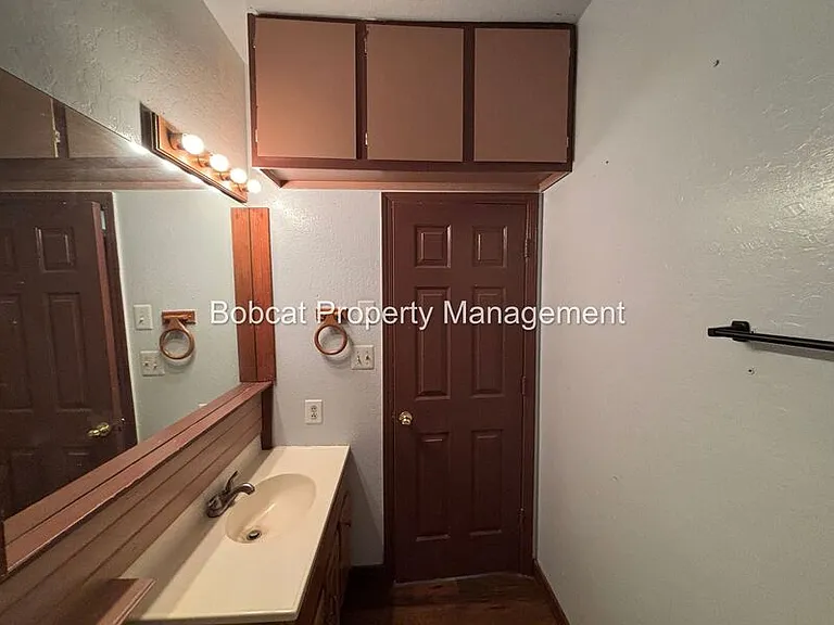 1015 US Highway 395 N #A — Photo 20