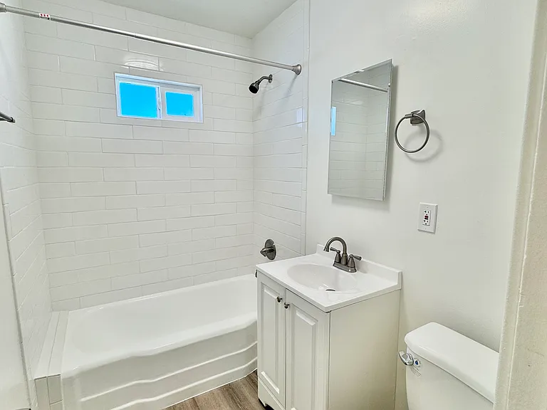 1327 Oak St #F — Photo 5
