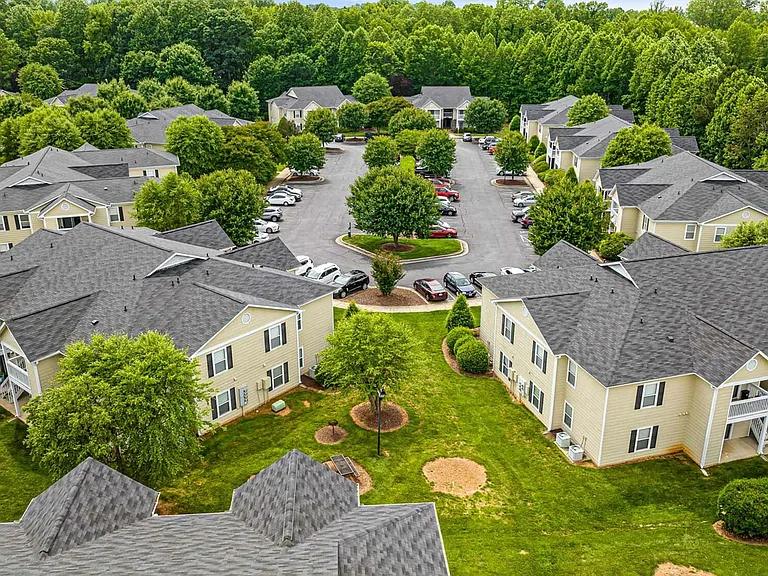Fieldstone Apartment Homes — Photo 47