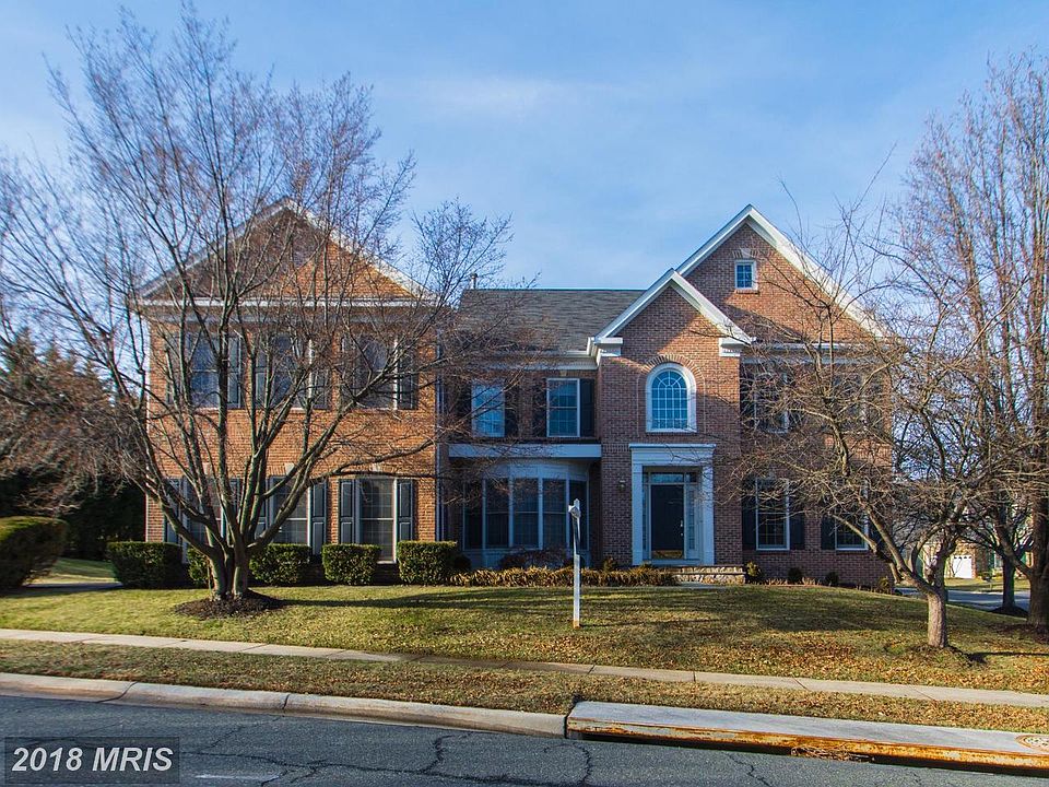 2nd image of 1 Maplecrest Ct