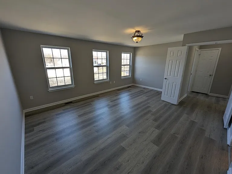 5861 Riverside Dr — Photo 7