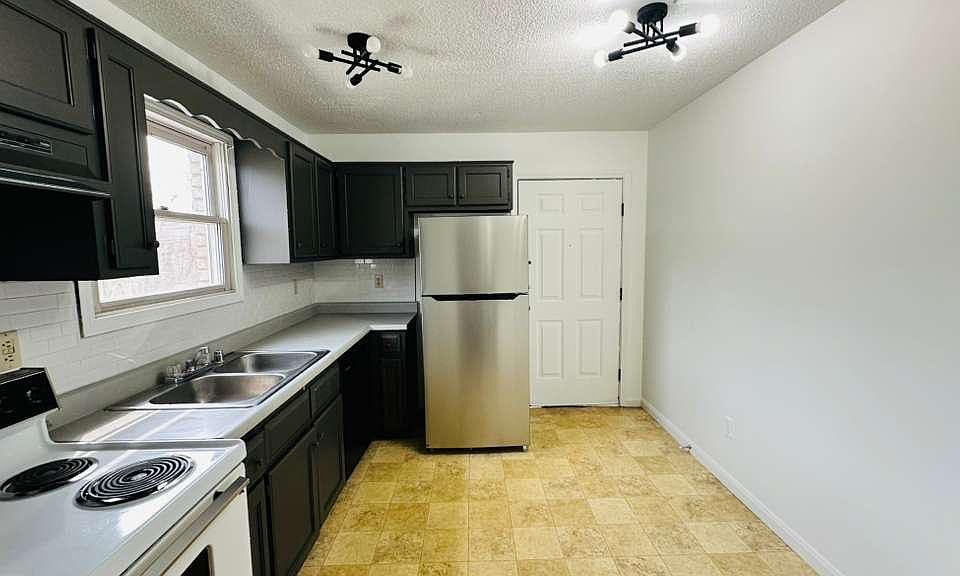 1st image of 704 S 2nd St #5
