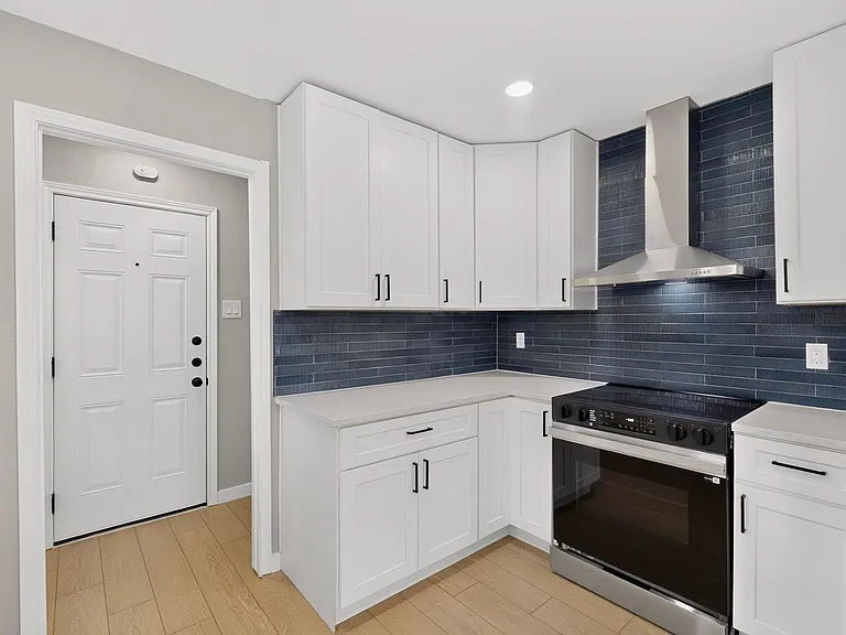 620 Stoneybrook Dr — Photo 3