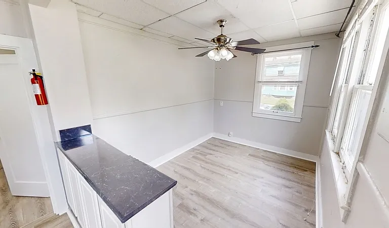 900 Woodlawn Ave — Photo 11