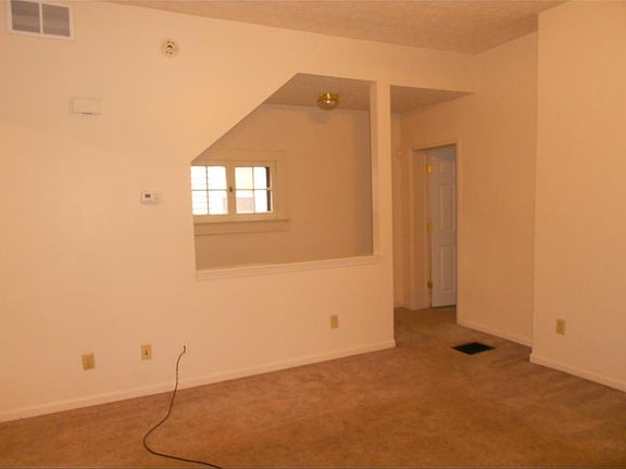 3rd image of 128 W 8th Ave