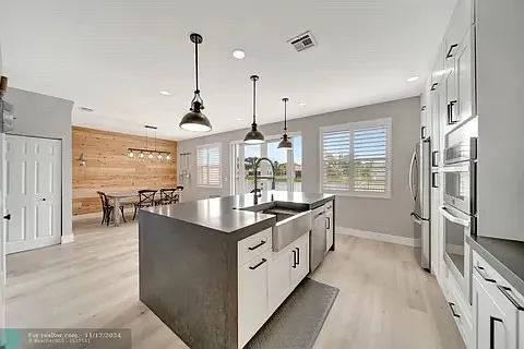 3 bed, 1558 sqft, $3,950 — Photo 4