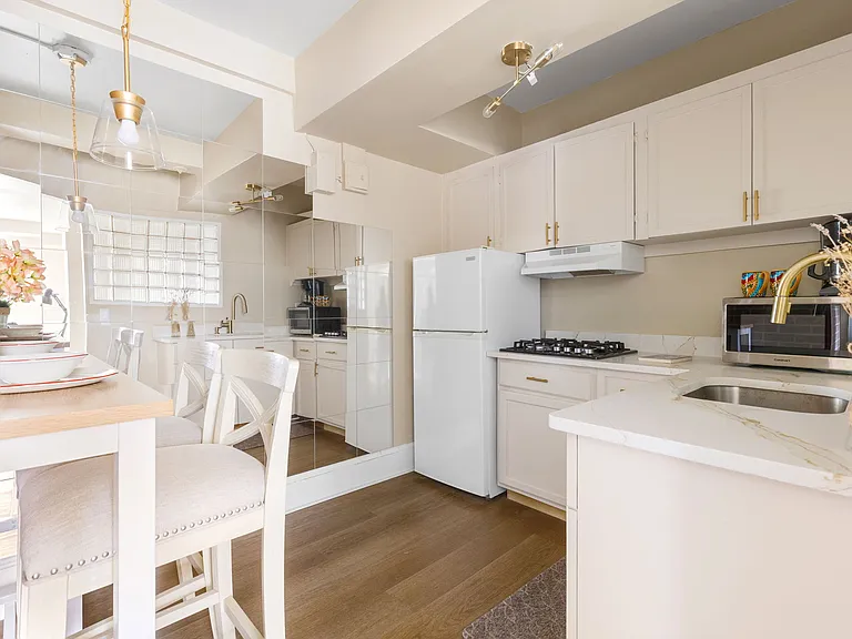 987 Memorial Dr #G73 — Photo 6