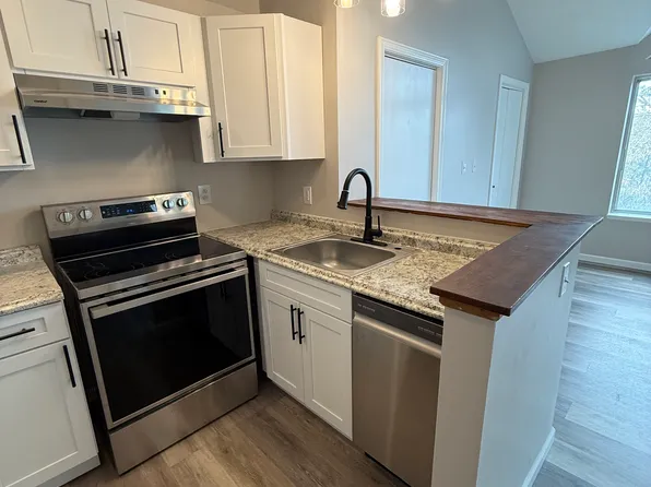 365 New Haven Ave APT H, Milford, CT 06460