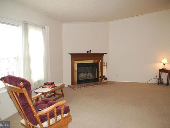 4th image of 412 Westbury Dr