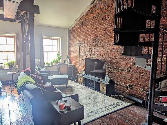 5th image of 216 Church St APT 4