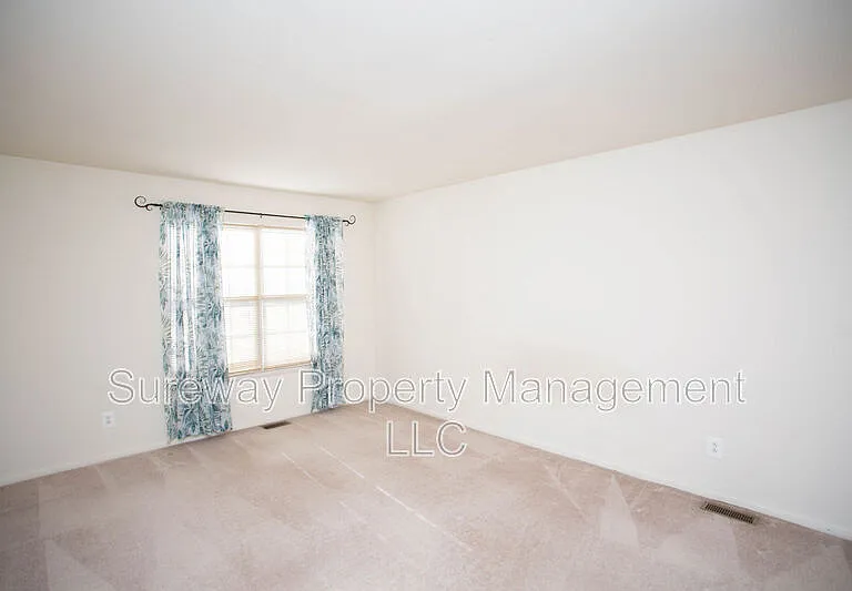 2147 Harbour Dr — Photo 23