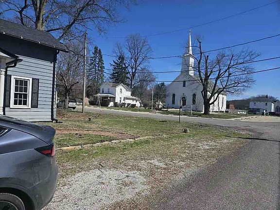 4th image of 7596 Middle St