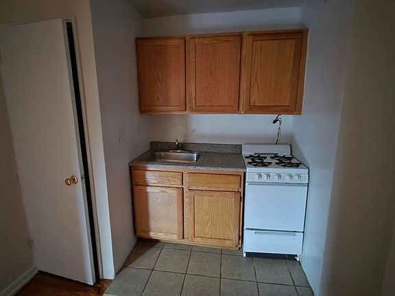 3rd image of 14744 84th Dr Floor 2