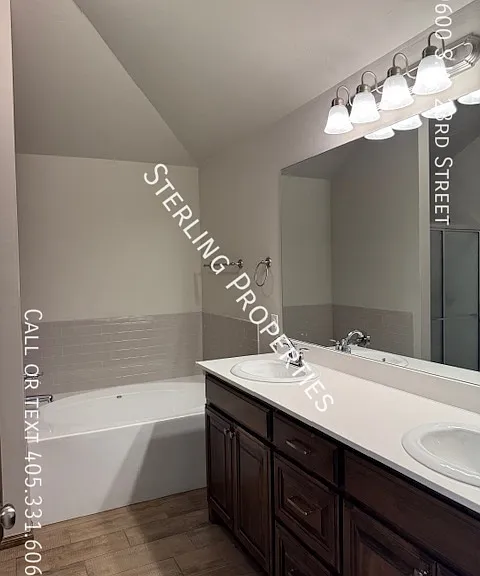 9600 SW 23rd St — Photo 20