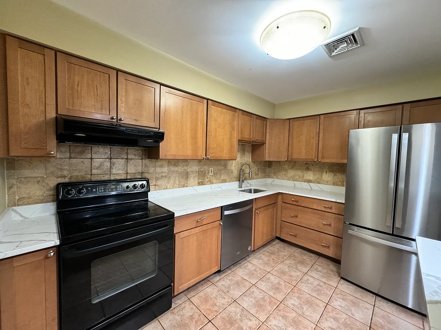2 bed, 1200 sqft, $2,800 — Photo 3