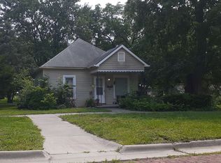 835 N Poplar St, Ottawa, KS 66067