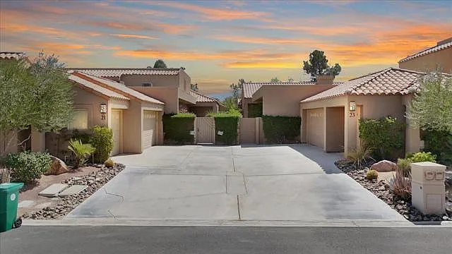 23 Pine Valley Dr — Photo 1