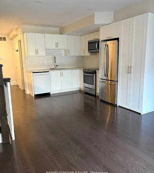 186 Mutual St #UPPER — Photo 6