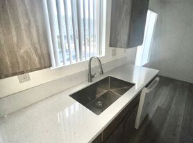 1403 F Ave (The Pines)