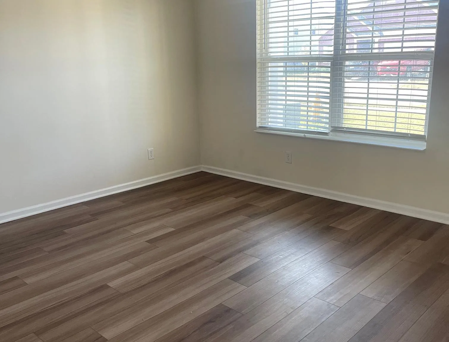 5 bed, 3226 sqft, $2,500 — Photo 3