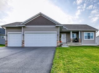 244 Winkler Trl, Cologne, MN 55322