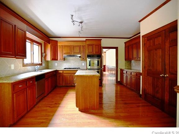 5th image of 1613 Heatherloch Dr