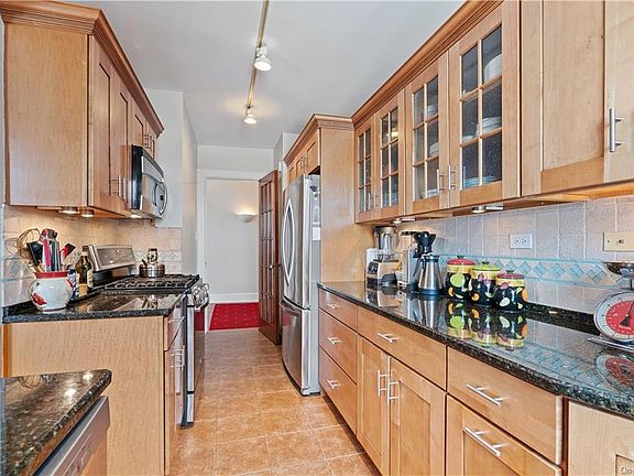 23 Old Mamaroneck Road