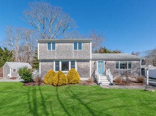 26 Mattakiset Rd, Mattapoisett, MA 02739
