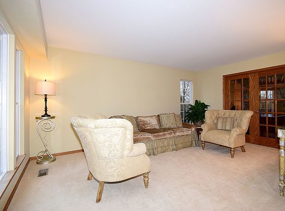 4th image of 1177 Chesapeake Ct