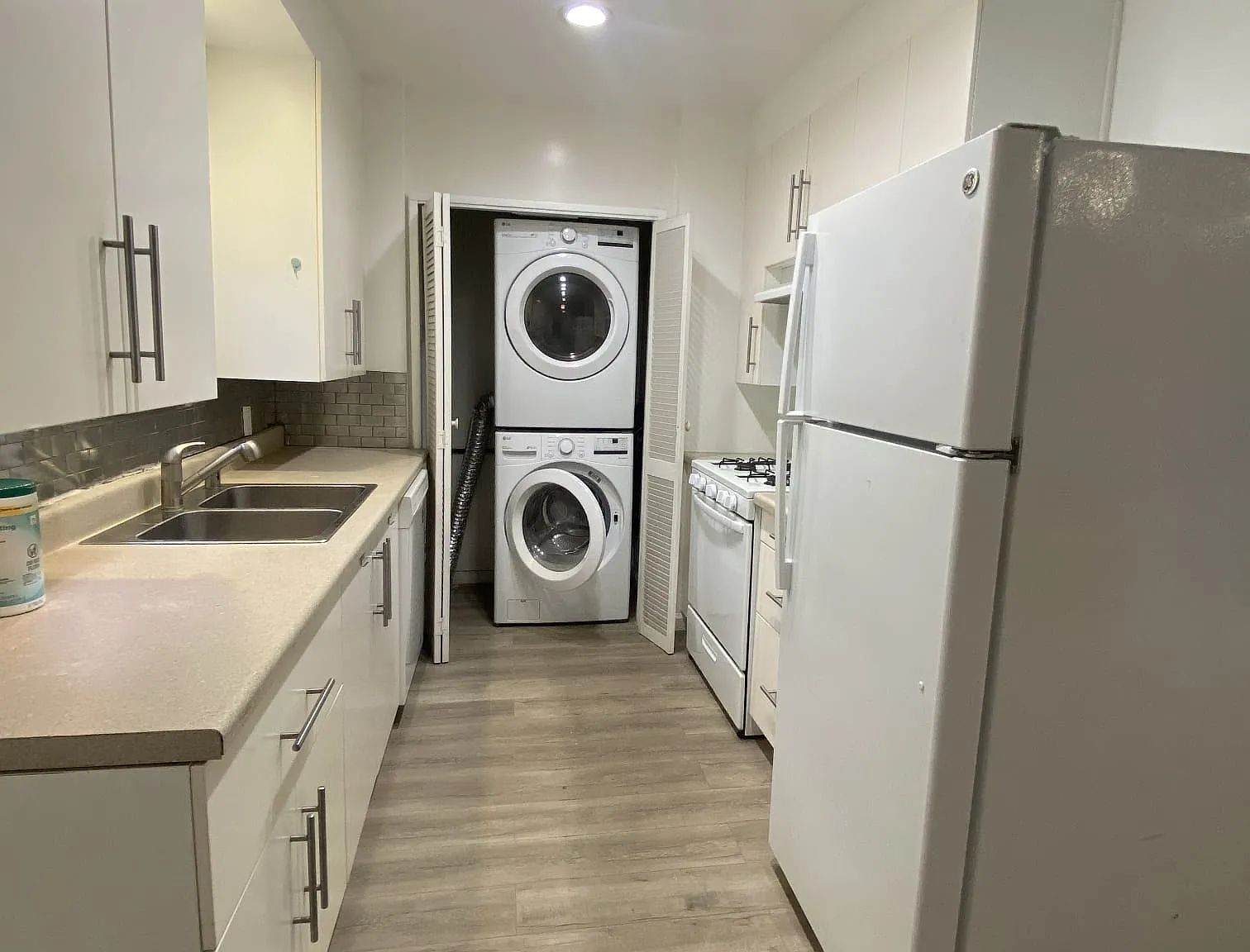 1 bed, 600 sqft, $2,399 — Photo 2